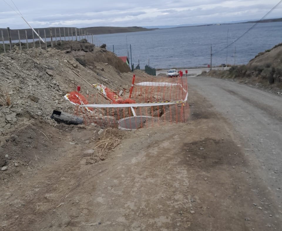 Aguas Magallanes trabaja en la reposición de más de 280 metros de colector de aguas servidas en Porvenir