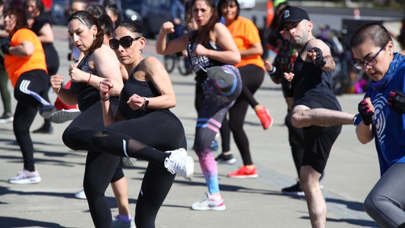 Más de un centenar de personas disfrutaron del sol en “La Costanera es tuya”