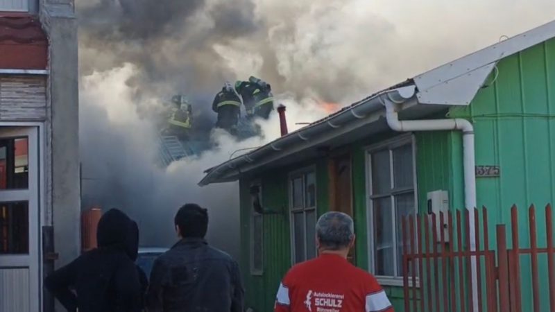 Incendio destruyó vivienda interior en el Barrio 18 de Septiembre