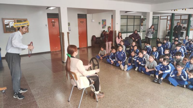 Realizan teatro foro para abordar problemas viales en establecimientos educacionales de Punta Arenas ￼