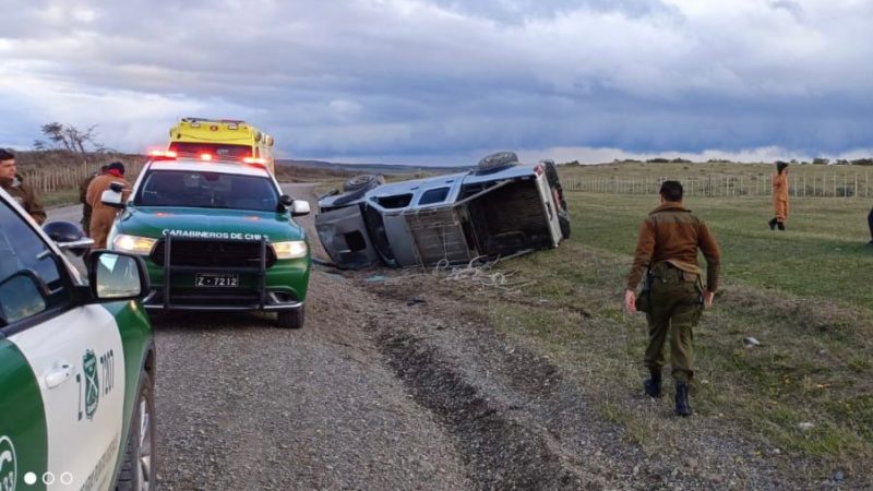 Una persona fallecida tras volcamiento en la ruta a Río Verde