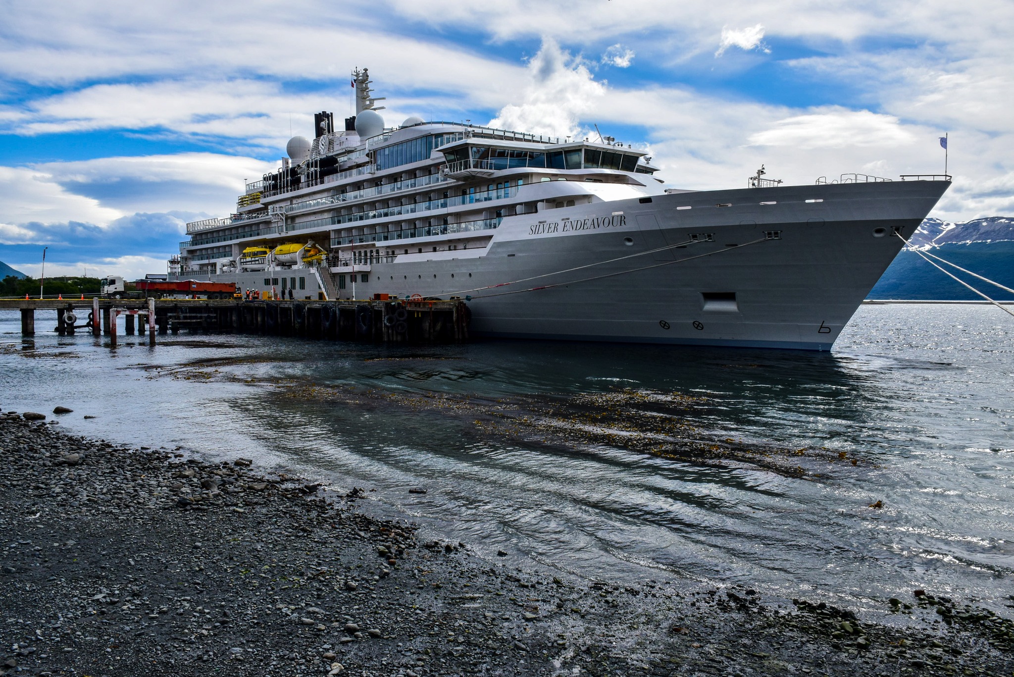 Tras inicio de temporada de cruceros 2022-2023: nuevas oportunidades laborales se abren para trabajadores portuarios de Puerto Williams