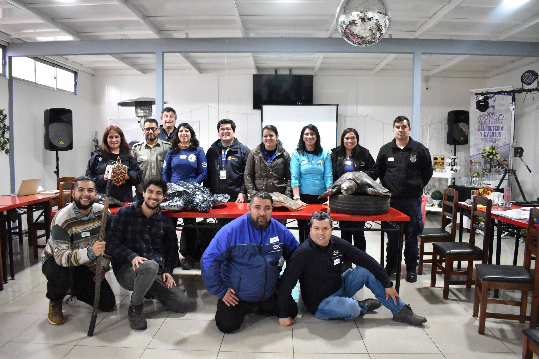 Pescadores artesanales e industriales de las flotas pesqueras de Chile aprendieron sobre técnicas de manipulación, reanimación y liberación de tortugas marinas