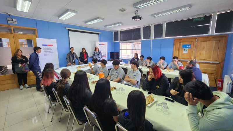 SEREMI de Deportes y Delegada Provincial de Ultima Esperanza destacan logros de deportistas natalinos del Futsal