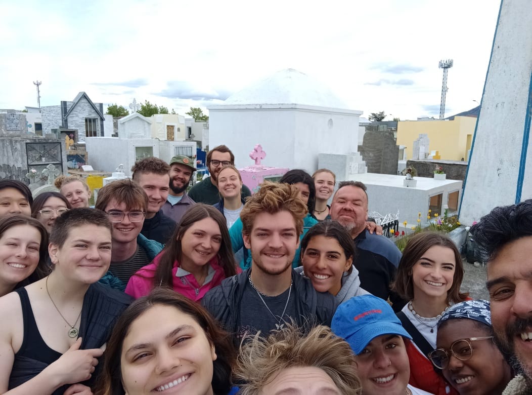Crean ruta histórica al interior del cementerio Alberto Hurtado de Puerto Natales