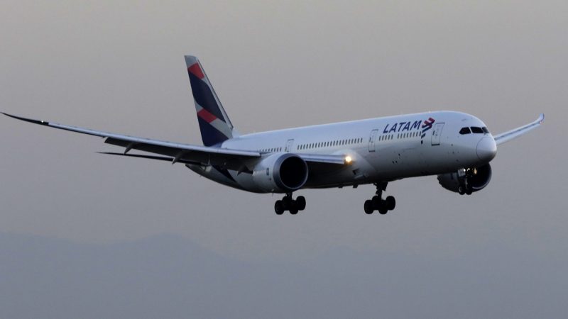 Sindicato de Pilotos de  línea aérea LATAM iniciaría huelga este jueves