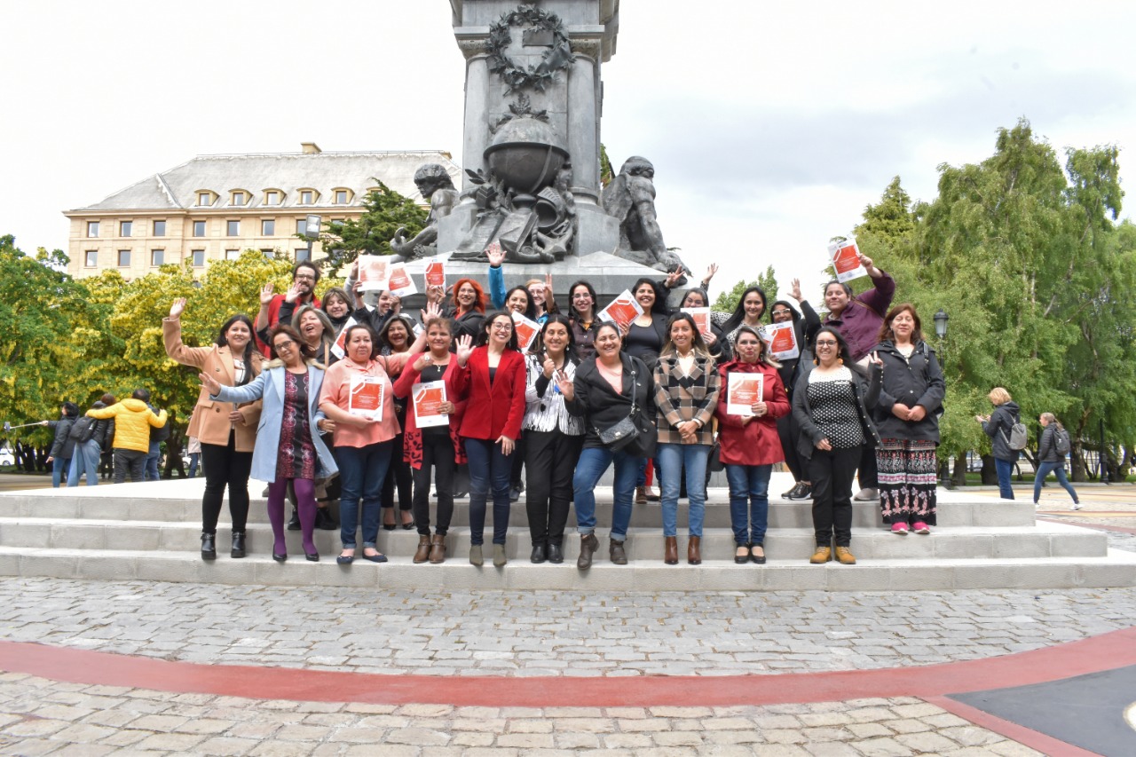 31 mujeres certificadas en Manipulación de Alimentos gracias al programa Mujeres Jefas de Hogar en Magallanes