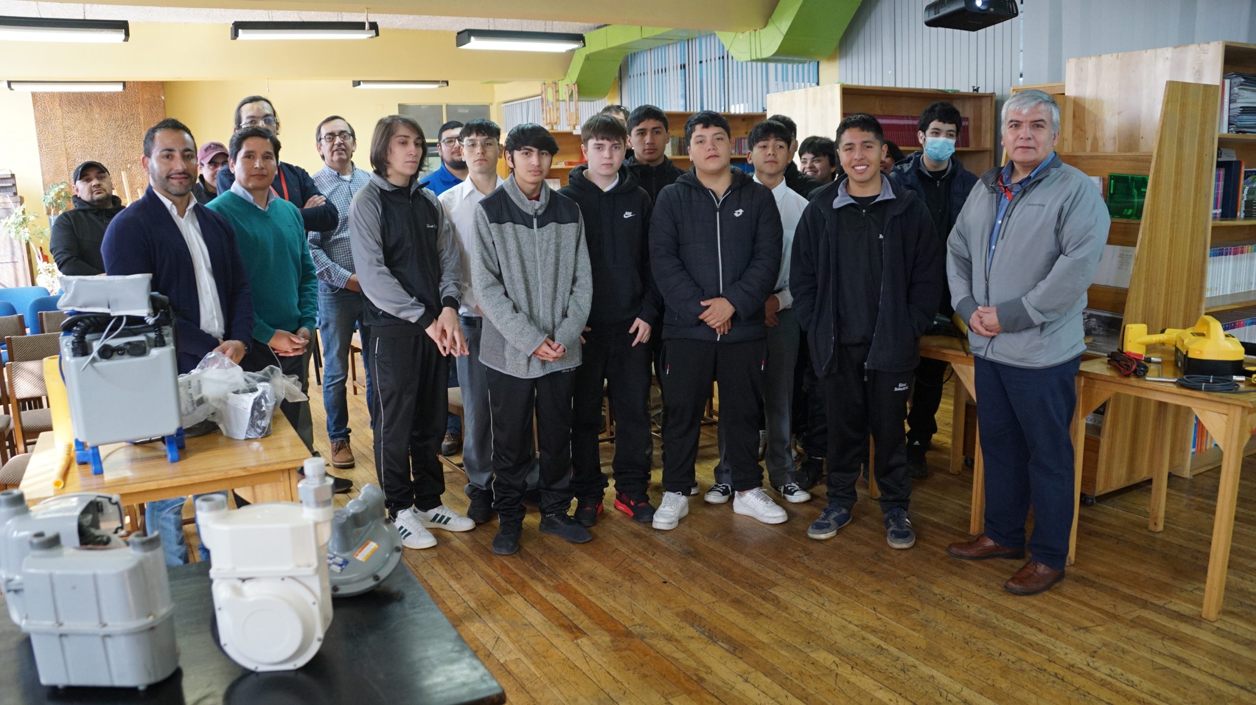 GASCO Magallanes realizó charla a estudiantes de Instalaciones Sanitarias del Liceo Industrial de Punta Arenas