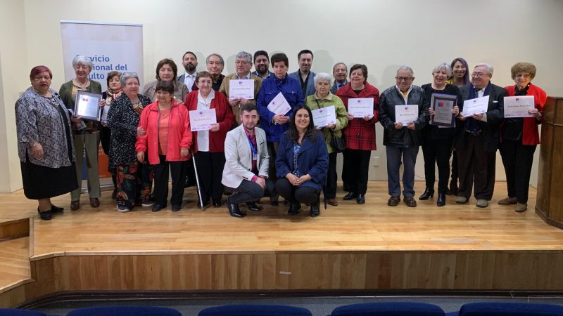 SENAMA premió a los ganadores magallánicos del “Concurso Literario Autobiográfico de Personas Mayores”