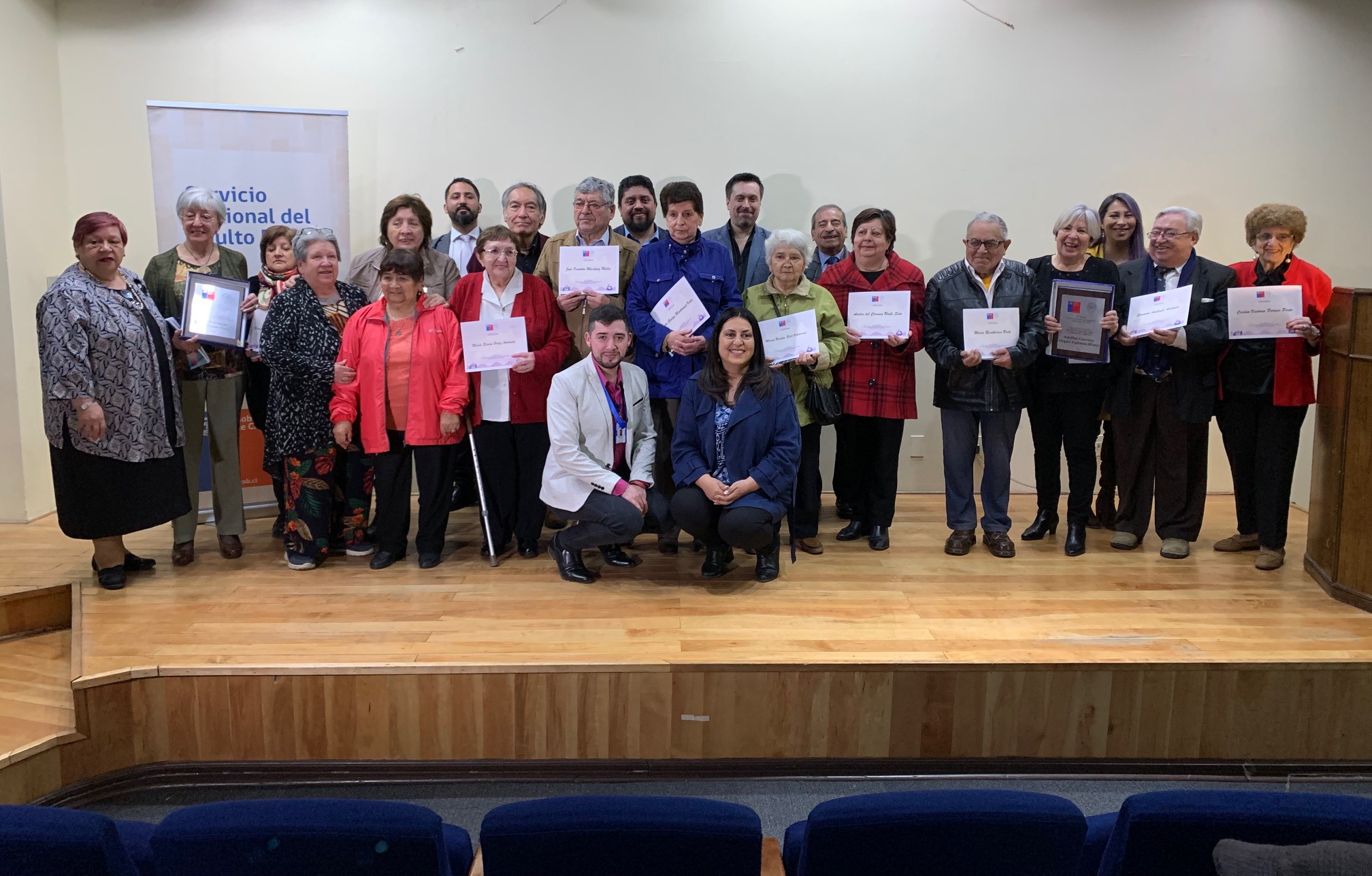 SENAMA premió a los ganadores magallánicos del “Concurso Literario Autobiográfico de Personas Mayores”