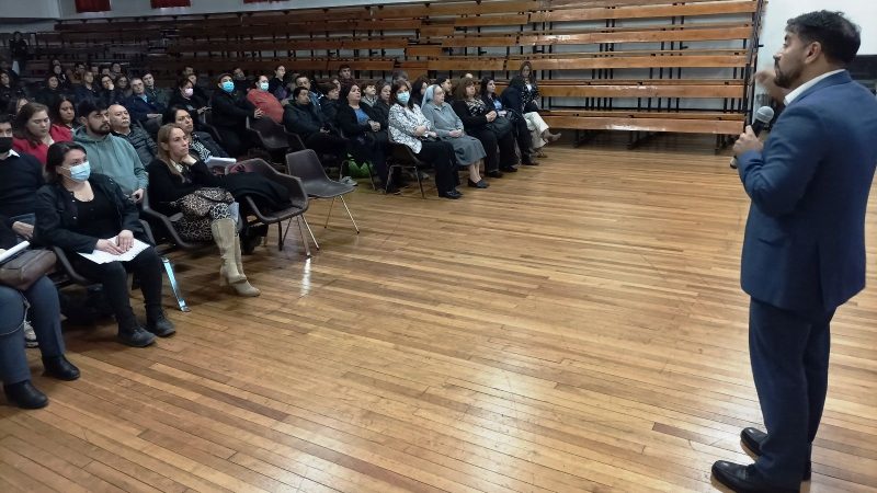 Fiscalía de Punta Arenas realizó charla a docentes, padres y apoderados y alumnas del INSAFA