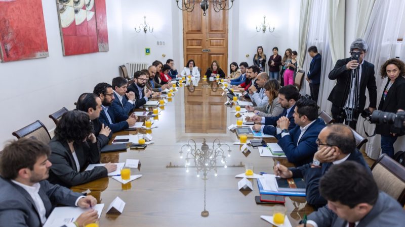 Delegada Presidencial de Magallanes Luz Bermúdez participó en jornada de trabajo junto al Presidente Gabriel Boric