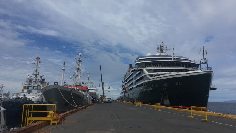 Crucero Seabourn Venture recaló por primera vez en Punta Arenas en viaje inaugural