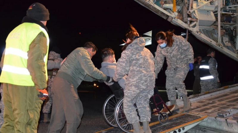 FACH realiza evacuación aeromédica de tres pacientes desde la Antártica