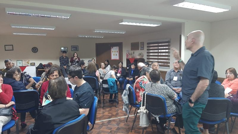 Adultos mayores de Porvenir, Natales y Punta Arenas participan en charla “Importancia y rol del dirigente Comunal” impartido por el instrumento Ciencia Abierta del Programa Ciencia Pública