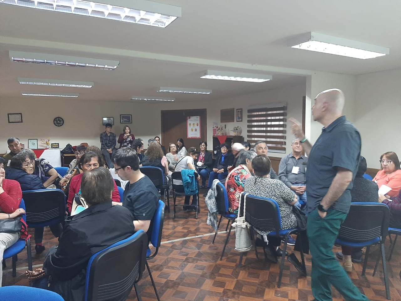Adultos mayores de Porvenir, Natales y Punta Arenas participan en charla “Importancia y rol del dirigente Comunal” impartido por el instrumento Ciencia Abierta del Programa Ciencia Pública