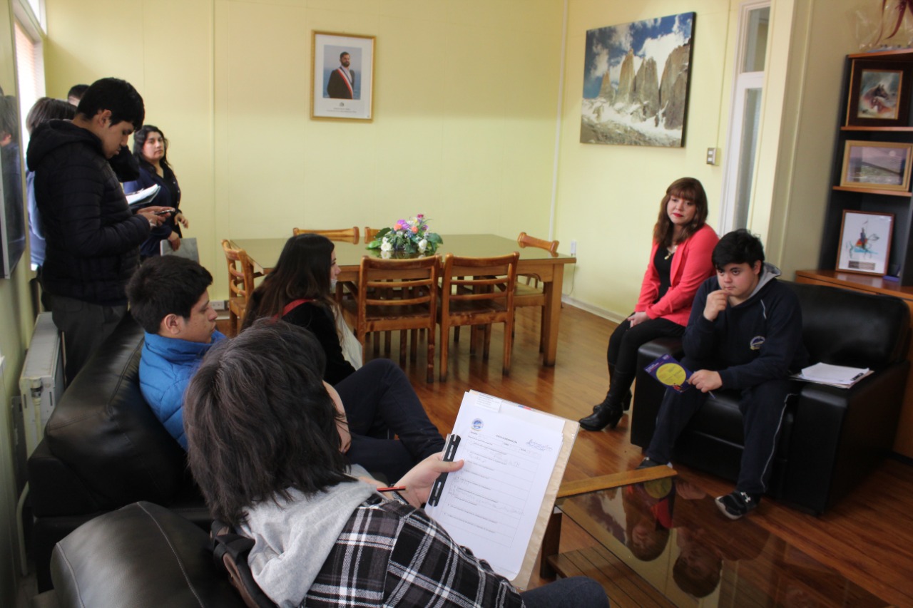 Delegada de Ultima Esperanza destaca Programa Integración Escolar del Liceo Luis Cruz Martínez de Puerto Natales