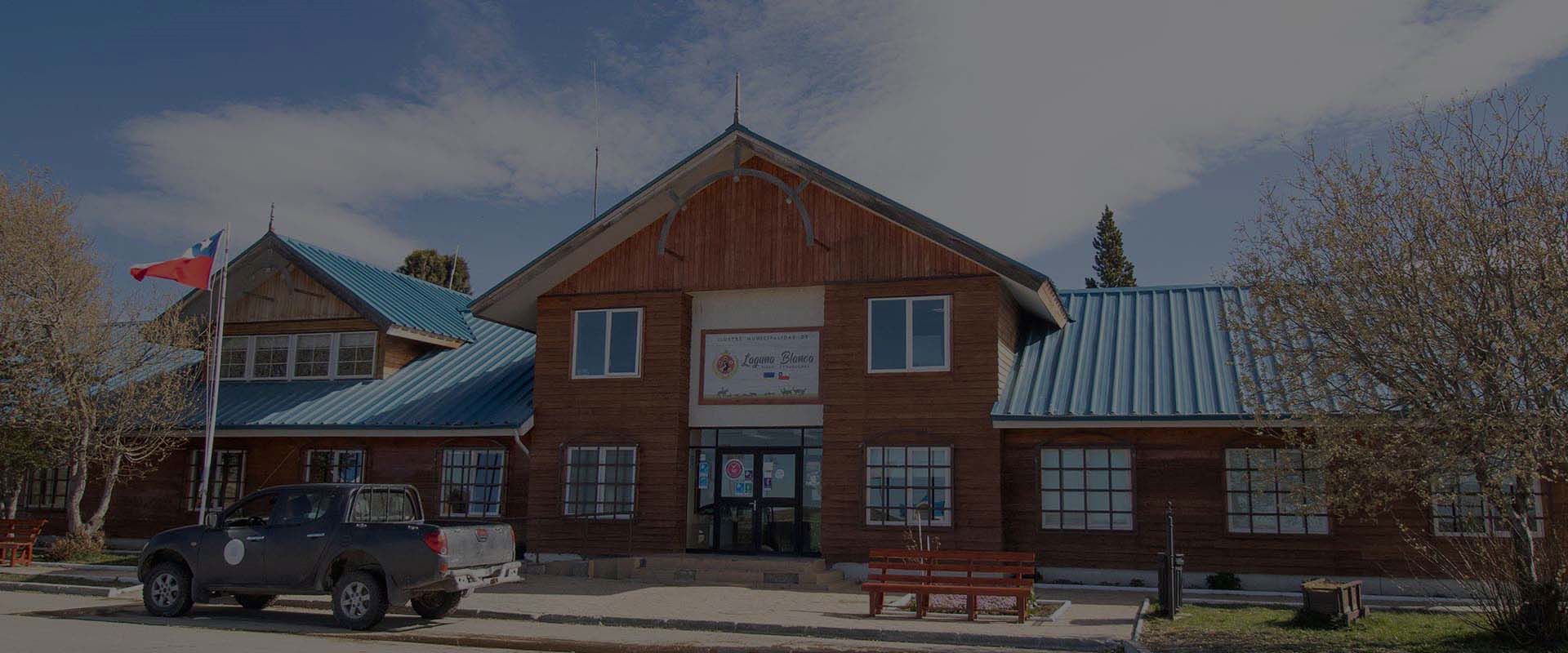 Clínica Imet firma convenio con Municipalidad de Laguna Blanca