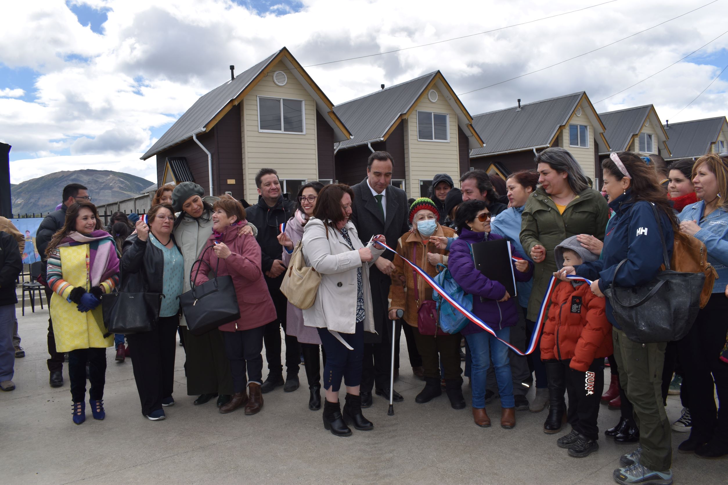 194 familias recibieron sus viviendas sin deuda en los conjuntos habitacionales Natales Oriente 2 y 3 
