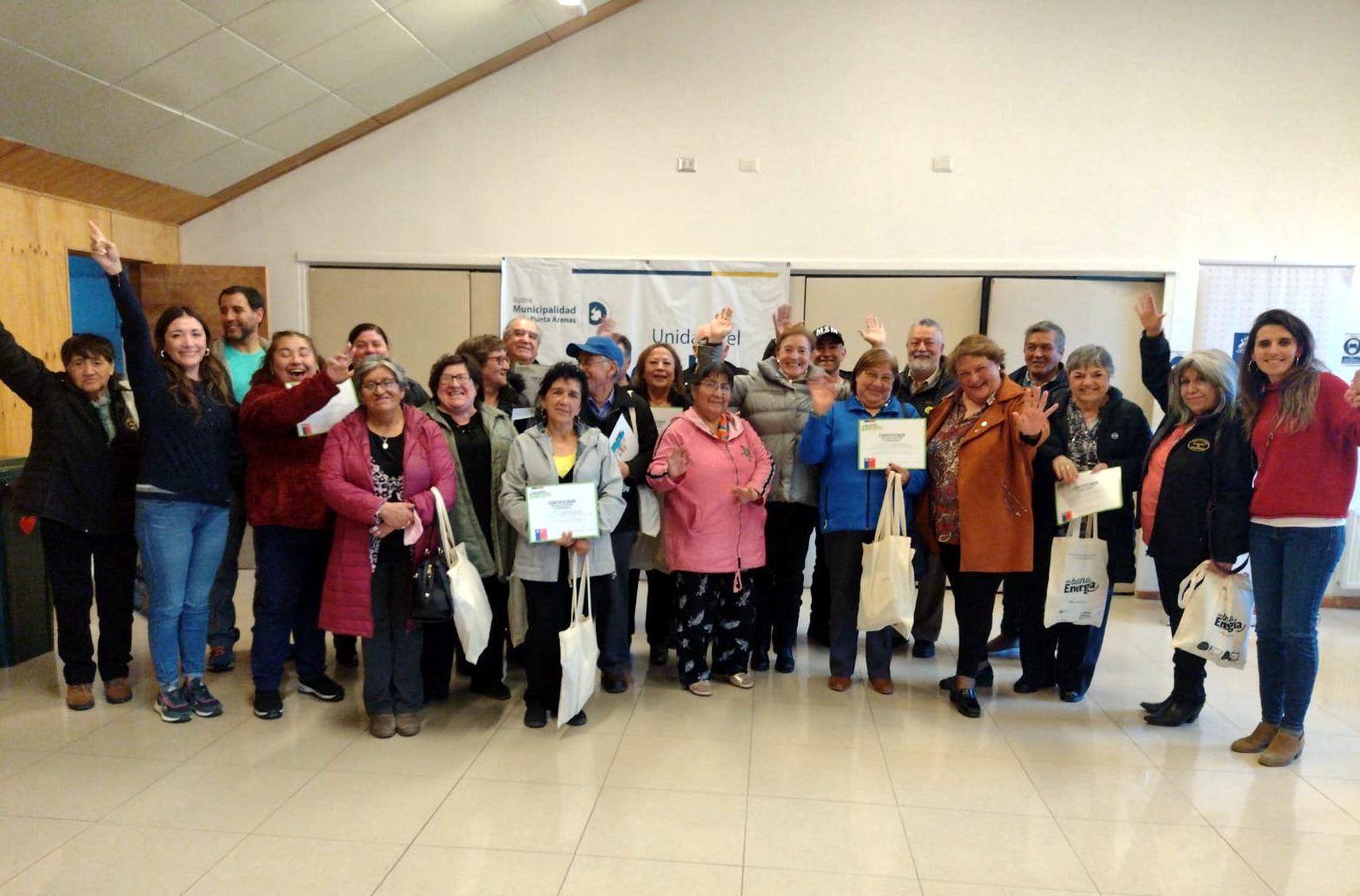 Programa Con Buena Energía capacitó a presidentes de Juntas de Vecinos de Punta Arenas