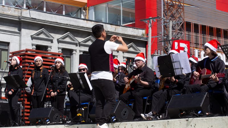 Orquesta Latinoamericana Municipal y el Coro del Teatro Municipal de Punta Arenas deslumbraron a los magallánicos con villancicos.
