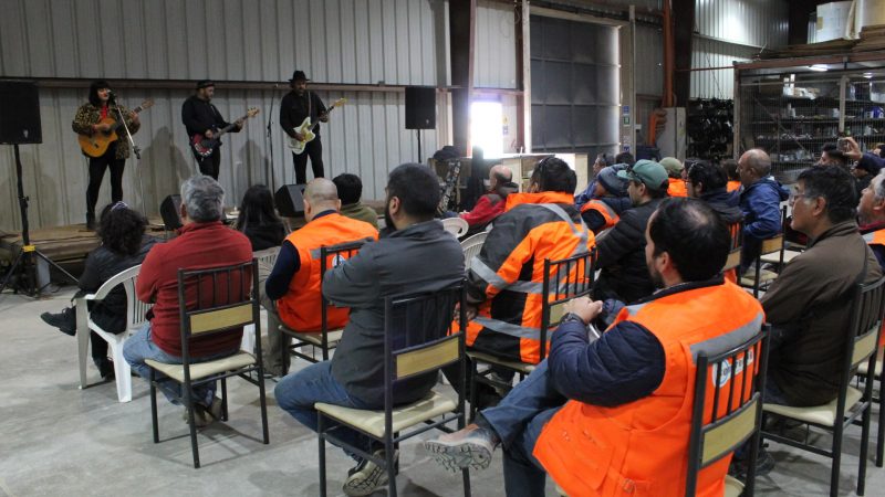 Con show musical «La Joya» empresas socias de CChC Punta Arenas animaron a trabajadores y trabajadoras de la construcción