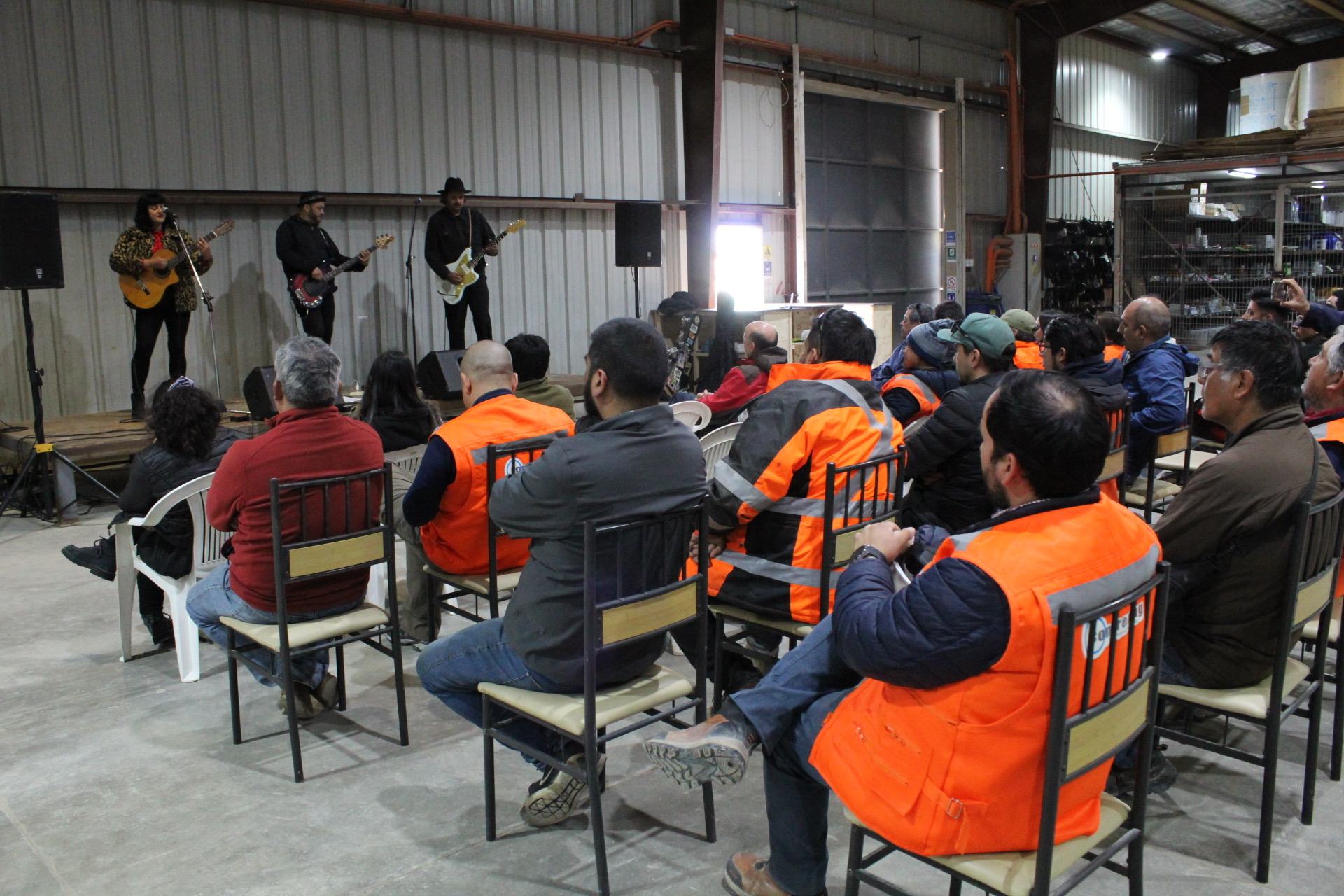 Con show musical «La Joya» empresas socias de CChC Punta Arenas animaron a trabajadores y trabajadoras de la construcción