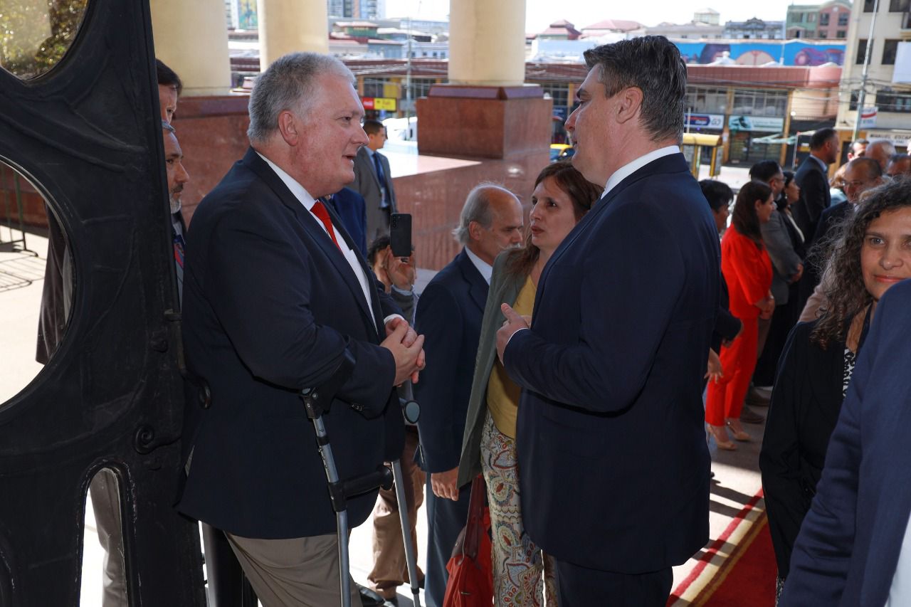 Senador Kusanovic da bienvenida a Presidente de Croacia