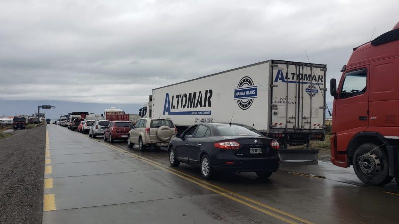 Argentinos reclaman por mal servicio de conectividad en cruce Primera Angostura