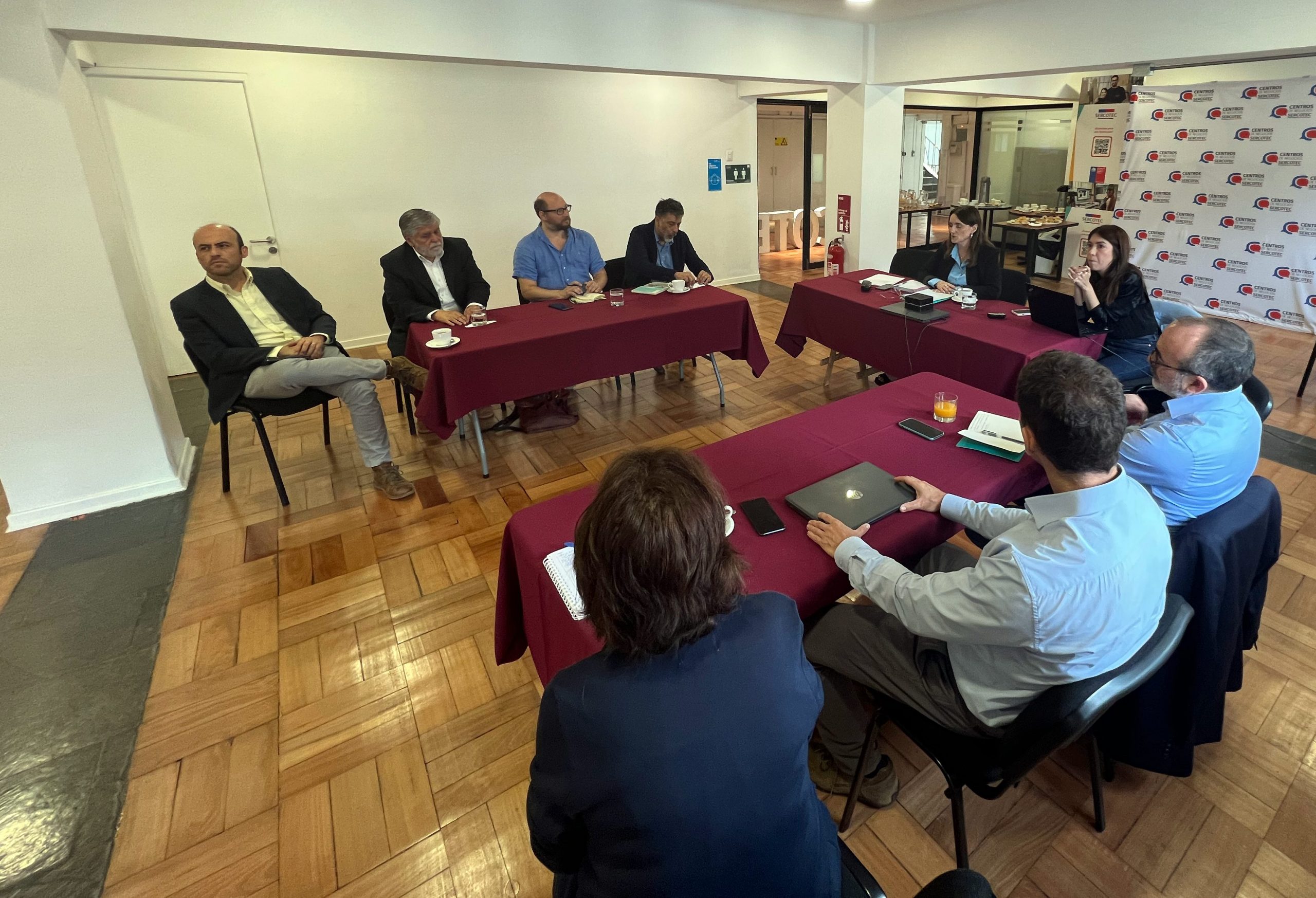 Sercotec convoca a una comisión de especialistas para potenciar programa que fortalecerá los barrios comerciales