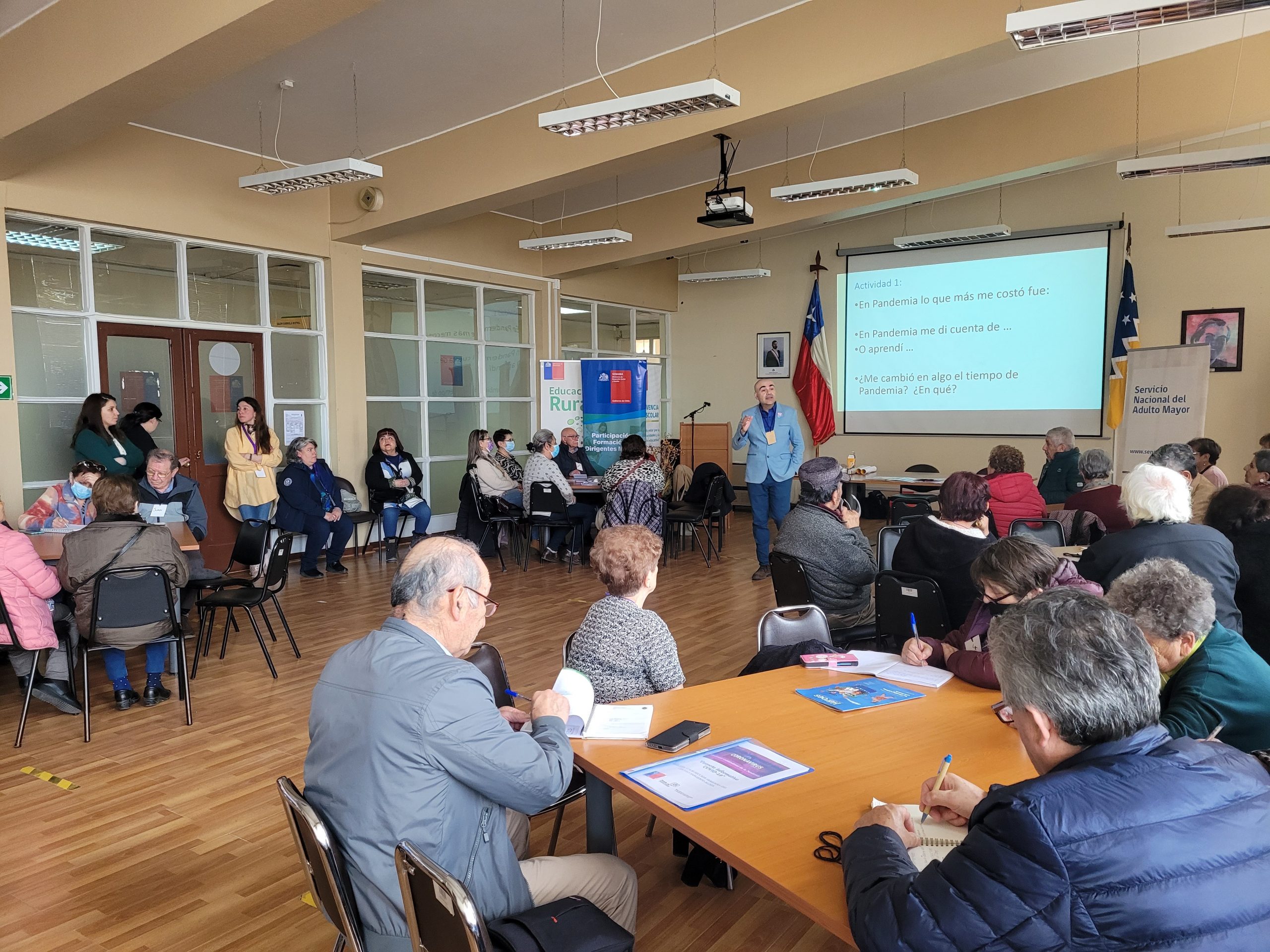 26 técnicas, educadoras de párvulos o profesores (ras) de media o básica serán parte del Campamento Explora Va que se desarrollará en Puerto Natales.