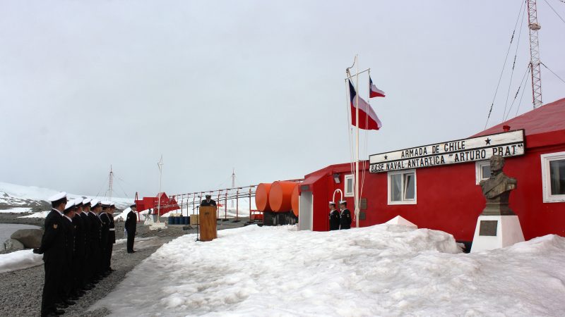 En Base Antártica «Arturo Prat», Armada de Chile conmemoró el rescate aeronaval de 1967 en Isla Decepción