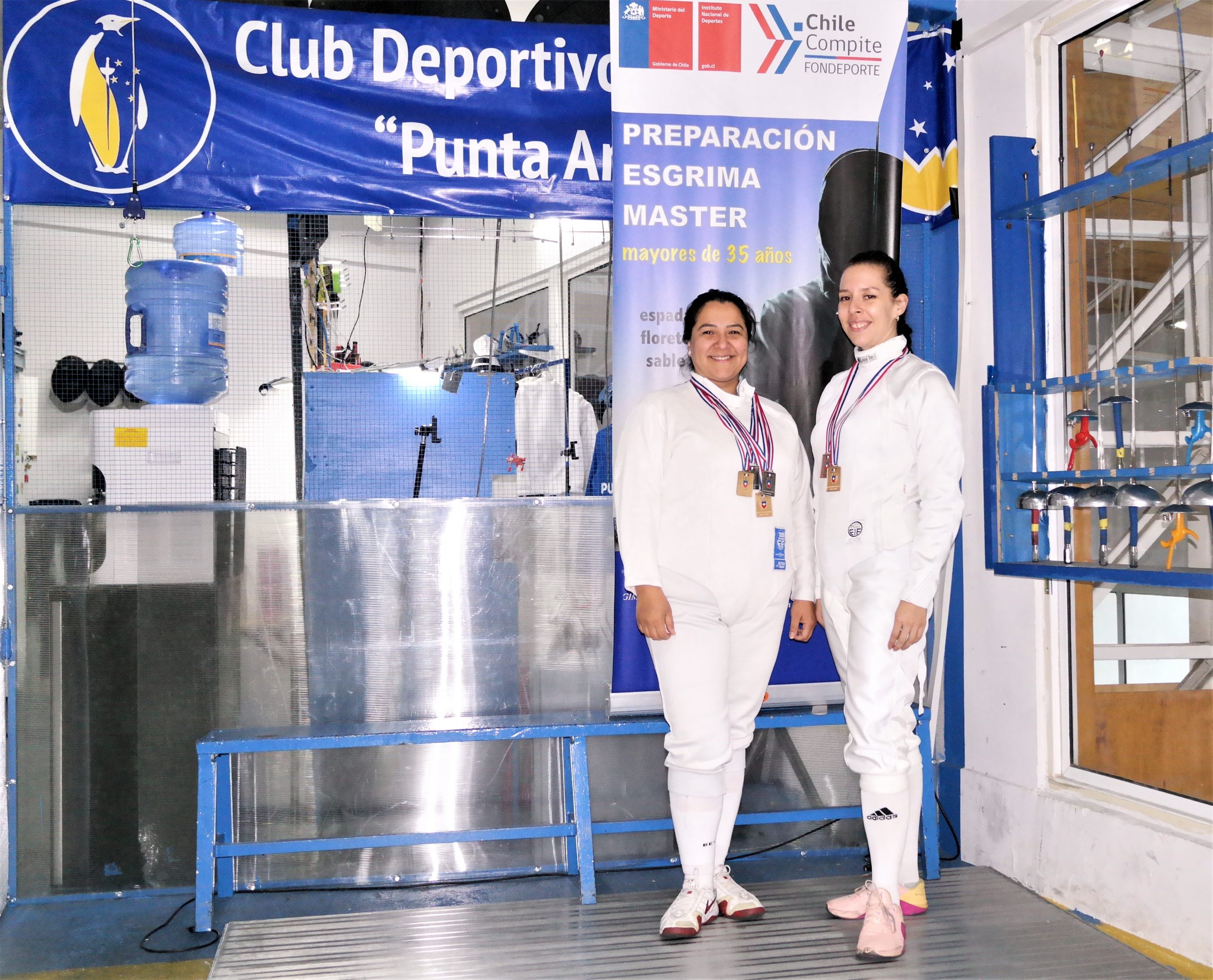 Esgrimistas adultos “Team Máster Punta Arenas» terminan el año competitivo como las mejores del país