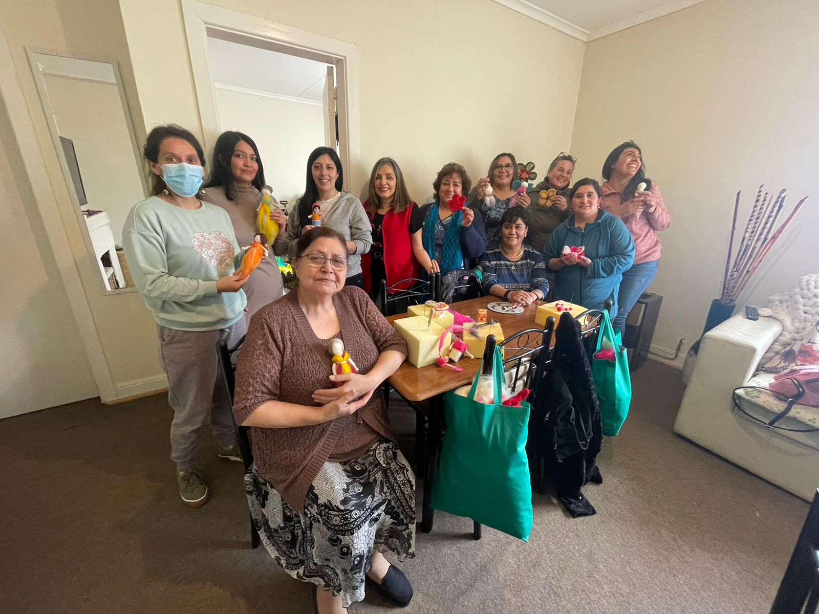140 mujeres de Punta Arenas pusieron fin a talleres de la Oficina Municipal de la mujer