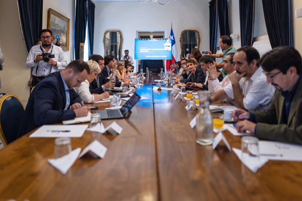 Ministra del Interior Carolina Toha preside segunda mesa ampliada del compromiso transversal por la seguridad