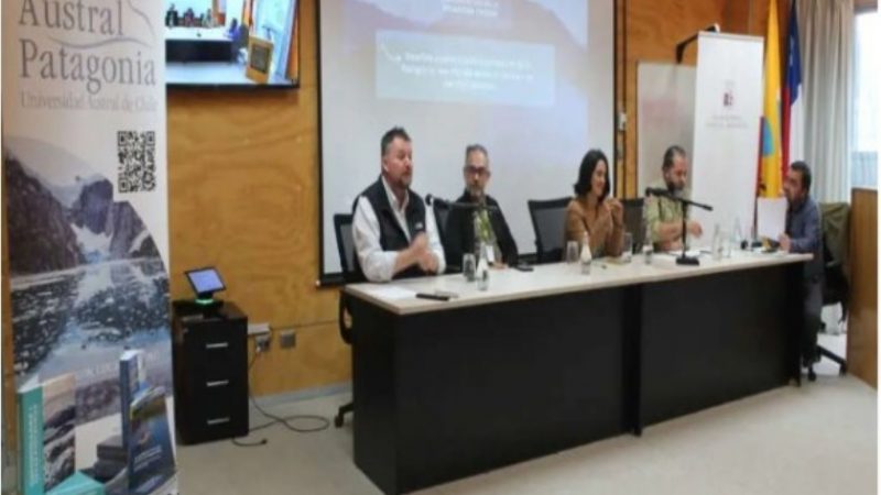 Seminario presenta tres libros que compilan el conocimiento científico más actualizado sobre conservación en la Patagonia