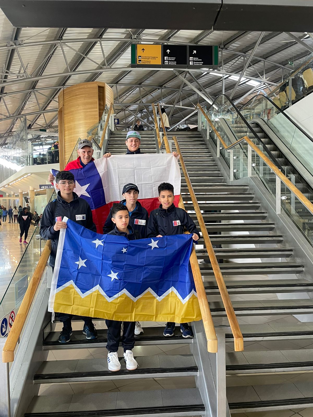 Selección escolar de volleybol de la región viaja a Paraguay a los XXVI Juegos Sudamericanos Escolares