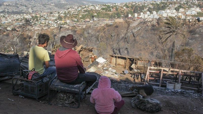 Más de 300 viviendas afectadas por incendio forestal en Viña del Mar