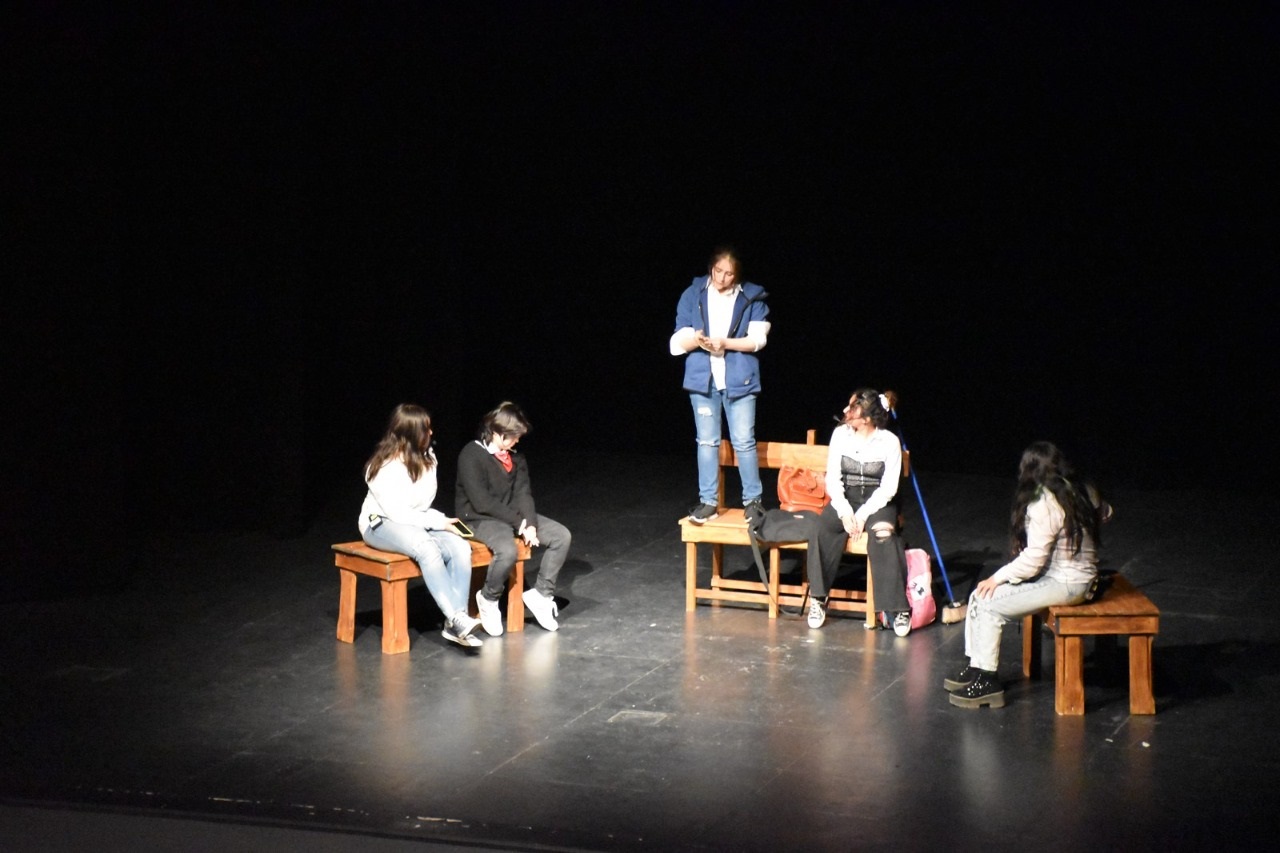 Con obra teatral “Un Lugar Para Morir” se sella trabajo intersectorial y preventivo de suicidio y bullying