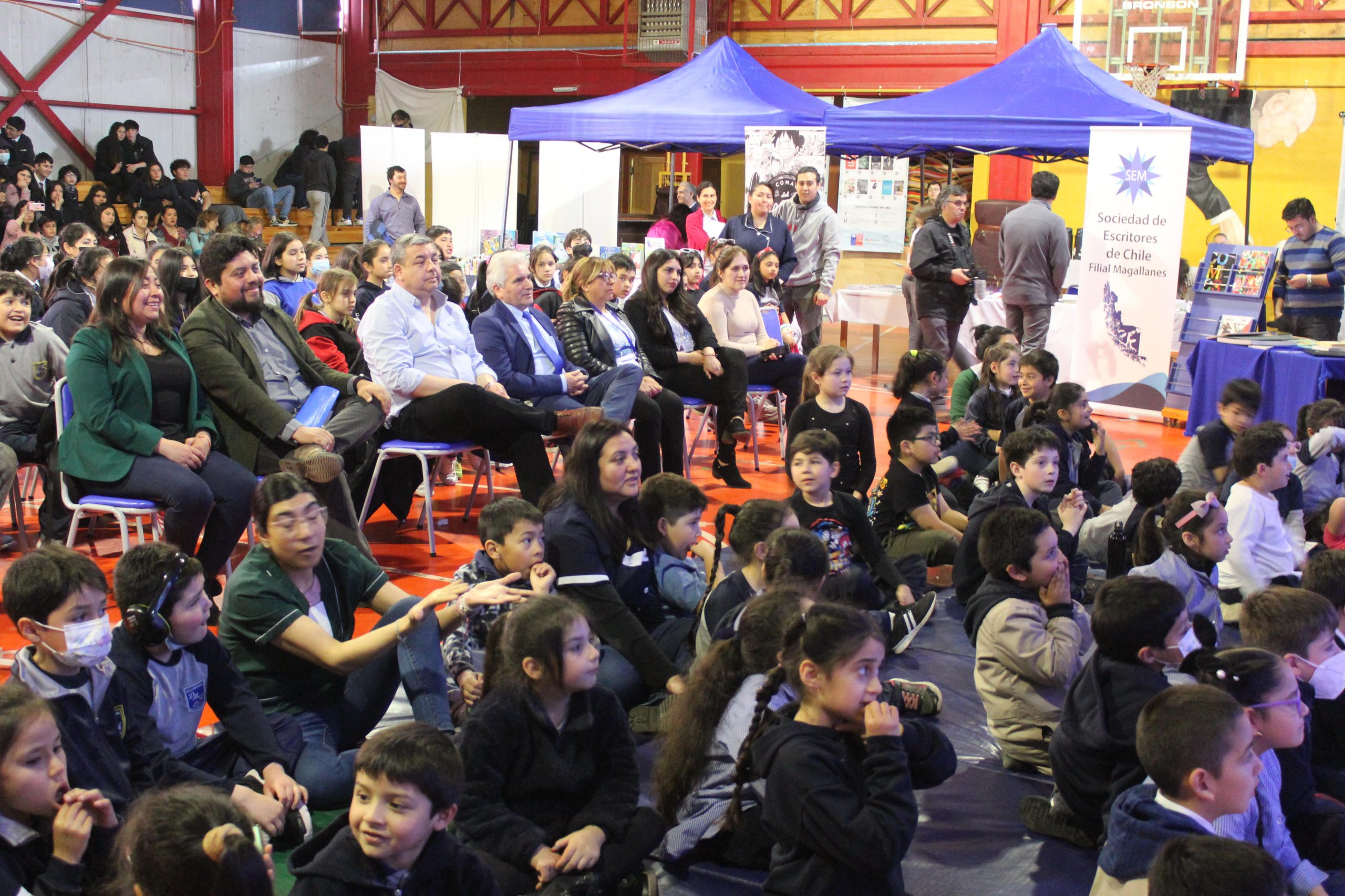 Mineduc invertirá $133 millones en la reparación del Gimnasio del Liceo de Puerto Williams