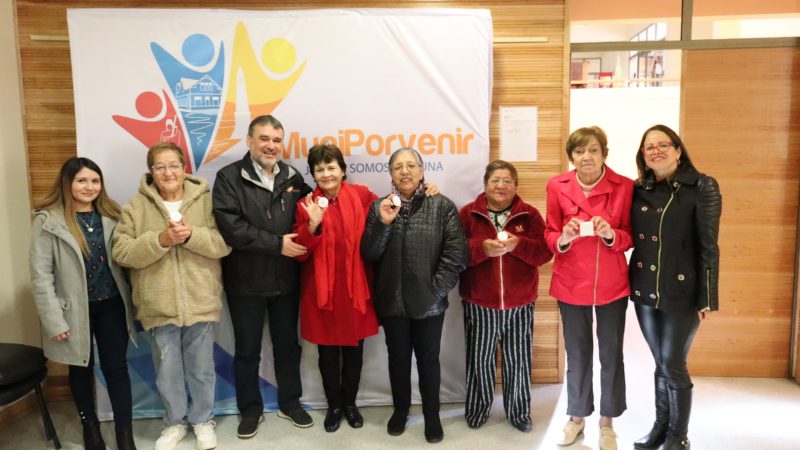 Adultos mayores de Porvenir reciben “botones de pánico”