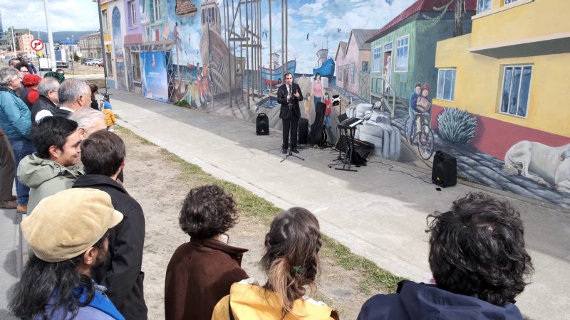 Comunidad y autoridades inauguran emblemático mural de la costanera de Punta Arenas