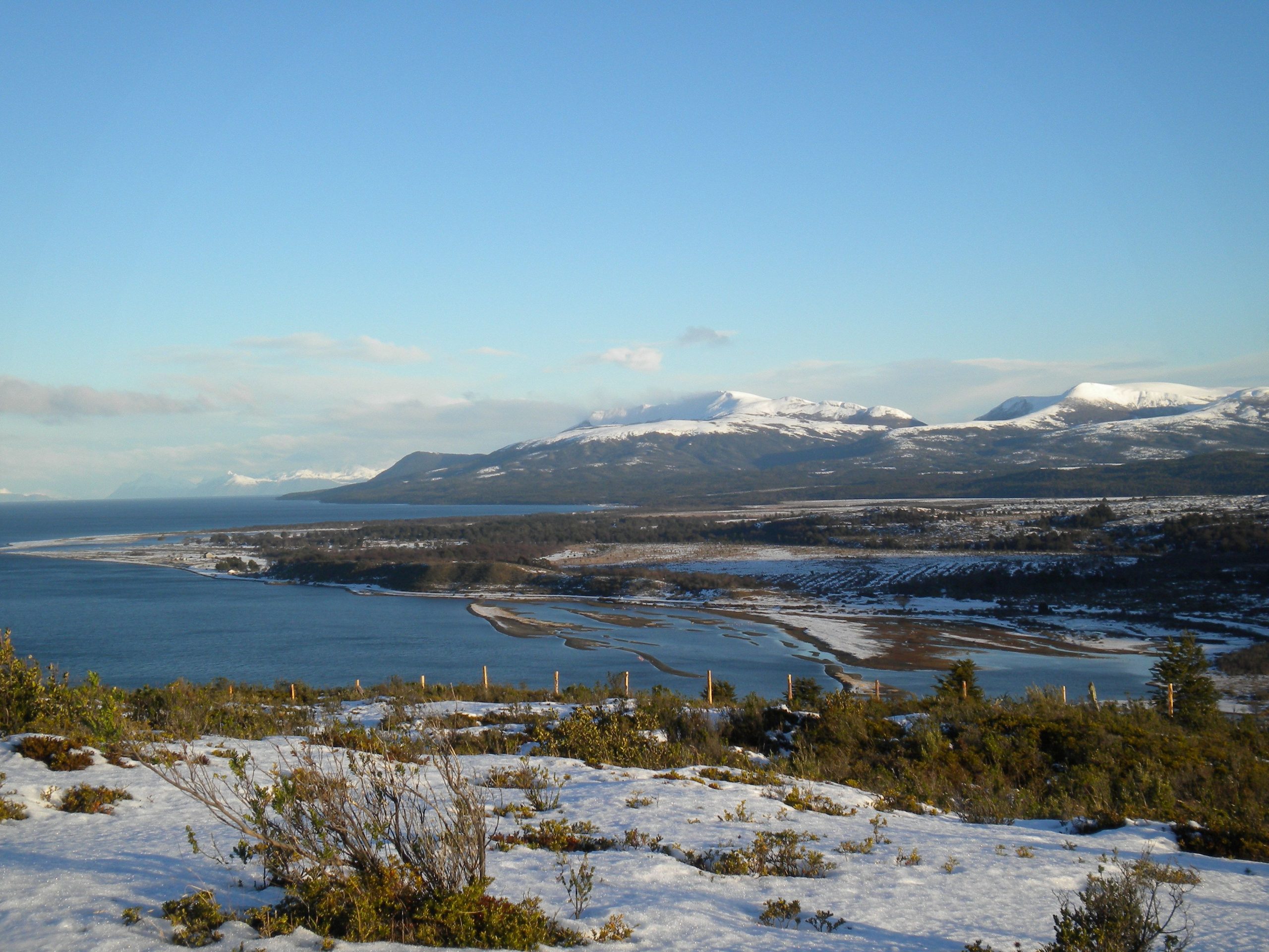 Nublados, chubascos ocasionales, vientos débiles y temperaturas hasta 20° C se pronostican hoy en Magallanes