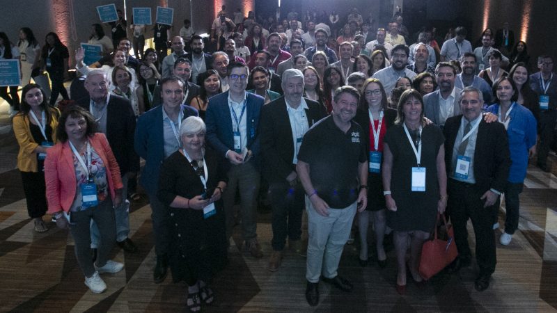 Gobierno Regional Metropolitano inicia Programa de mejora de competencias para Municipios en colaboración con Universidad Santo Tomás