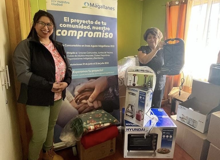 Gracias a fondo de Aguas Magallanes, organización social cuenta con nuevos enseres de cocina