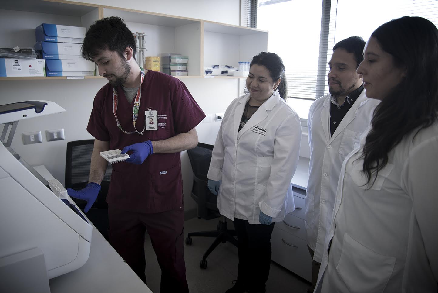 Equipo del CADI-UMAG se capacitó para operar el primer secuenciador de ADN para detección de enfermedades genéticas en Magallanes 
