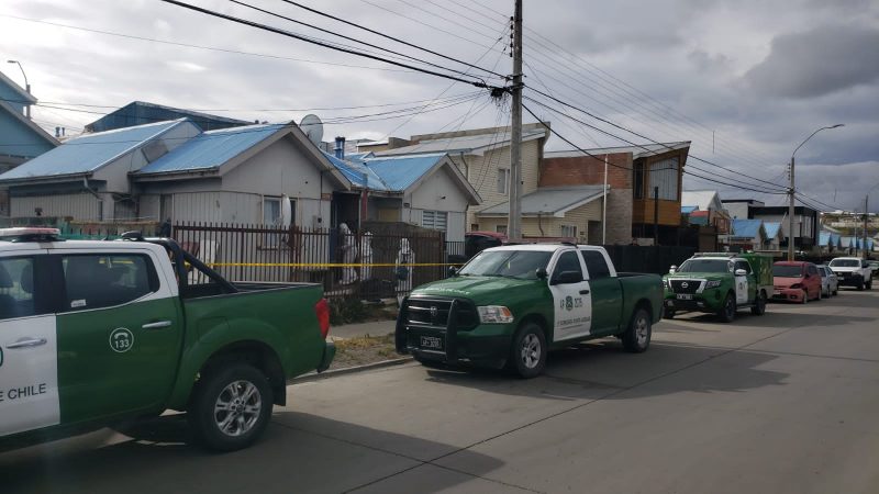 Carabineros investigan macabro homicidio en un domicilio de la población Nelda Panicucci