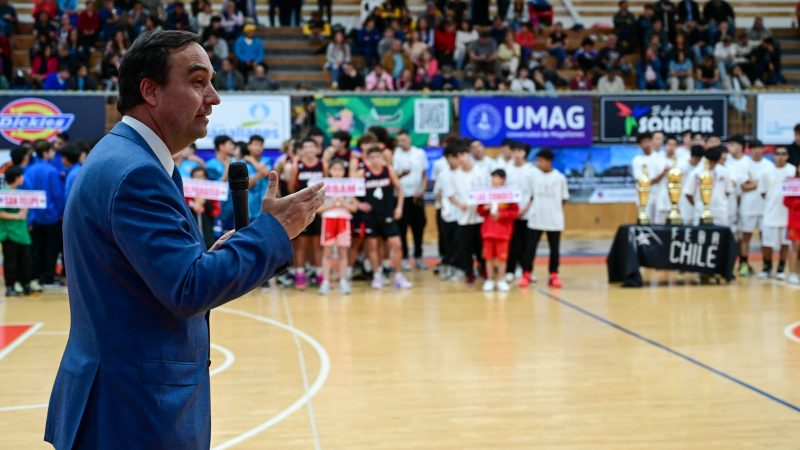 A gimnasio llenó se vivió la inauguración de Campeonato Nacional de Básquetbol U15