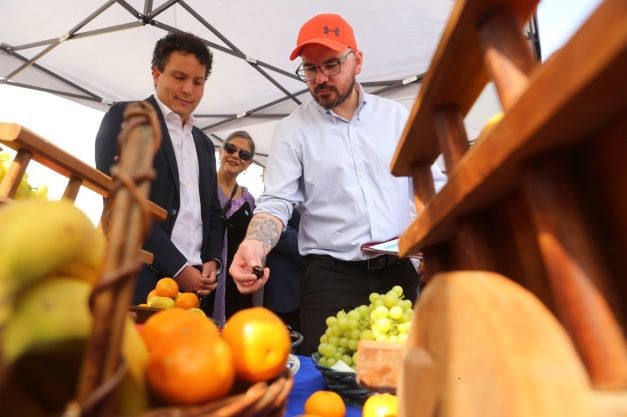 Ministro Giorgio Jackson participa en lanzamiento de EcoMercados Solidarios, innovadora iniciativa que entregará alimentos a familias vulnerables