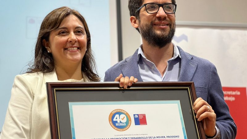 Subsecretaría de Trabajo entrega sello de 40 horas a Fundación PRODEMU